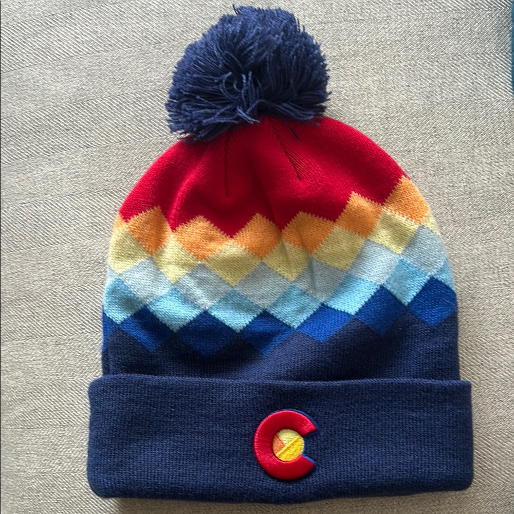 NEVER WORN Adult Yo Colorado Beanie